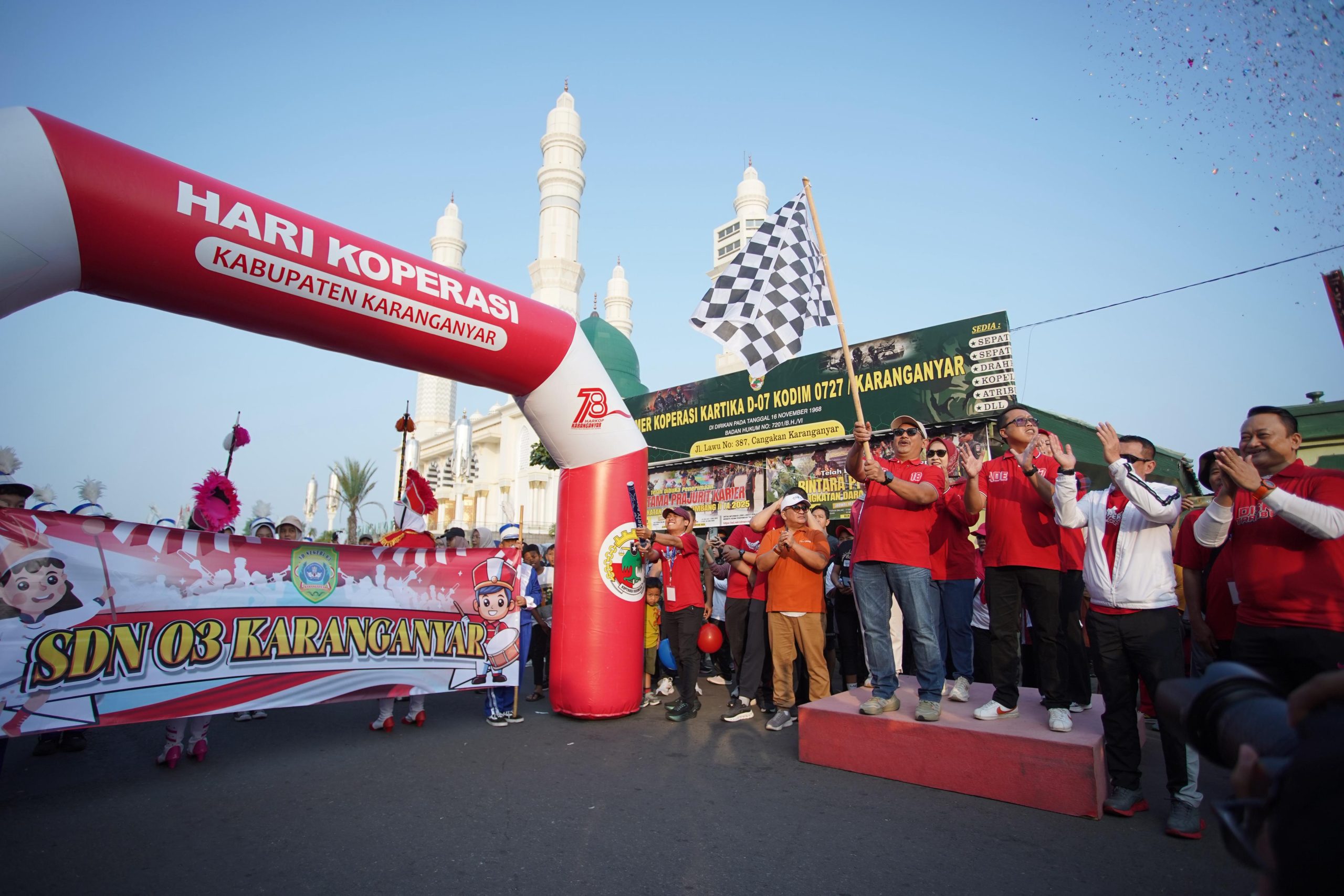 Jalan Sehat Peringatan HUT ke-78 Koperasi di Karanganyar Sangat Meriah