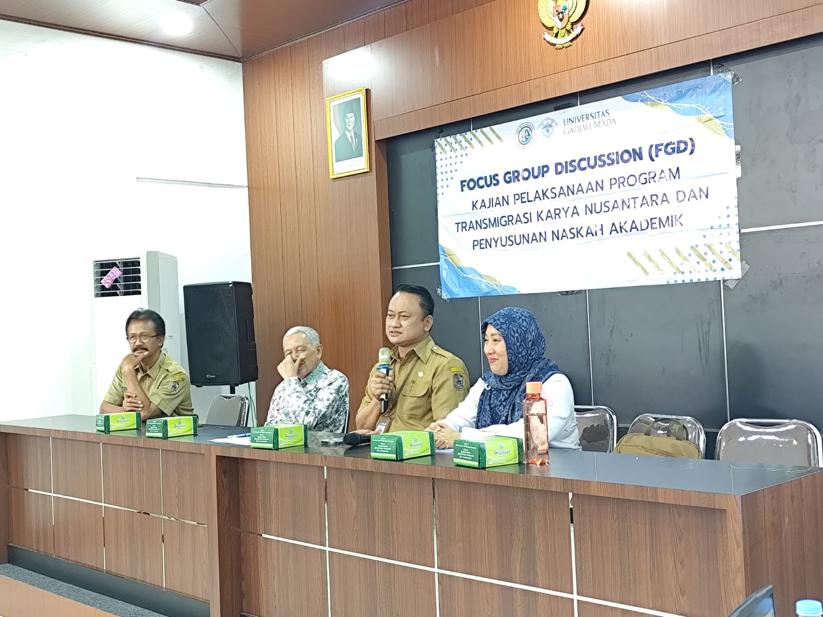 FGD Kajian Pelaksanaan Program Transmigrasi Karya Nusantara dan Penyusunan Naskah Akademik oleh UGM